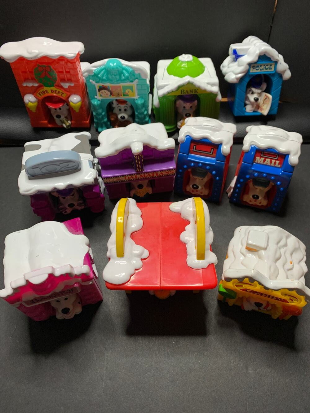 2000 Disney 102 Dalmatians McDonald's Happy Meal Dogs in Town